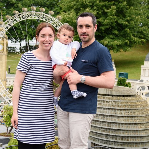 Photo of Maxime with mum, Gulia, and dad, Julien, at LEGOLAND