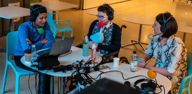 BBC Radio 5 Live broadcasting live from the GOSH Lagoon with patient Alyssa