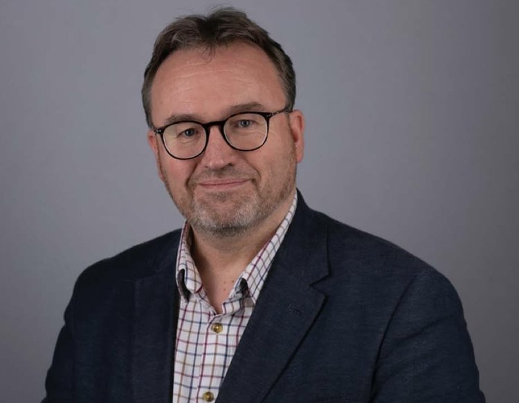 An image showing Prof Darren Hargrave